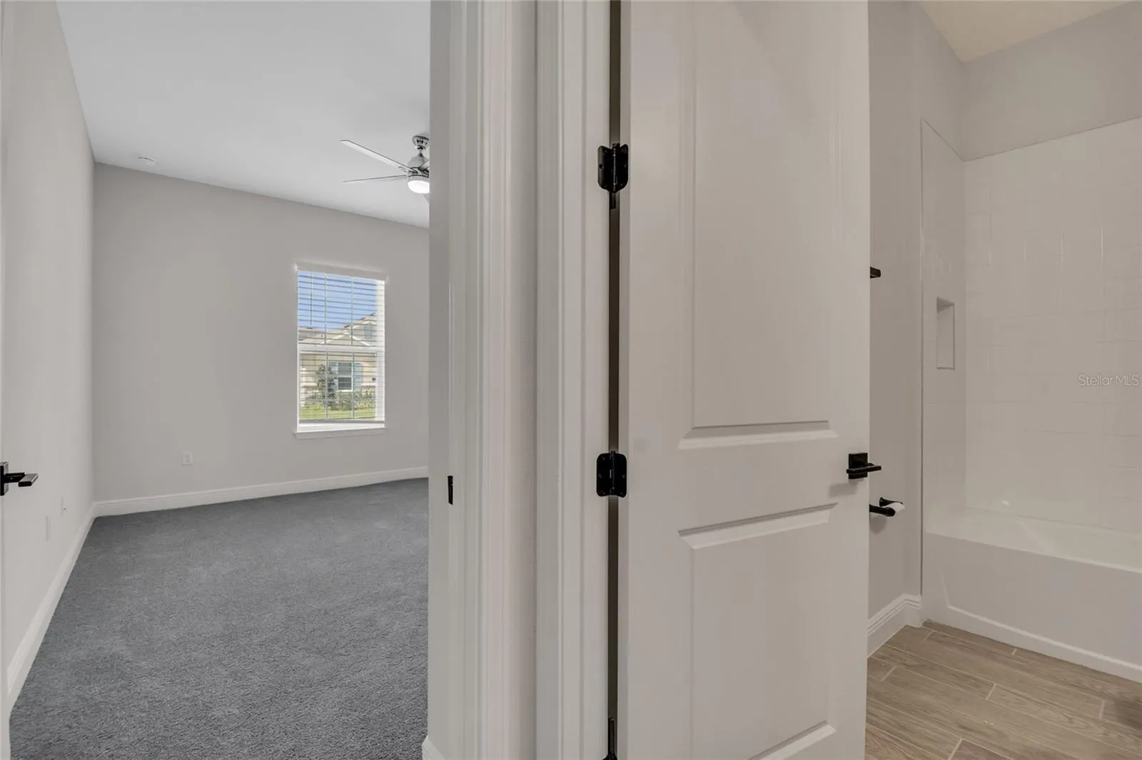 19062 BLUELEAF ST, photo 32