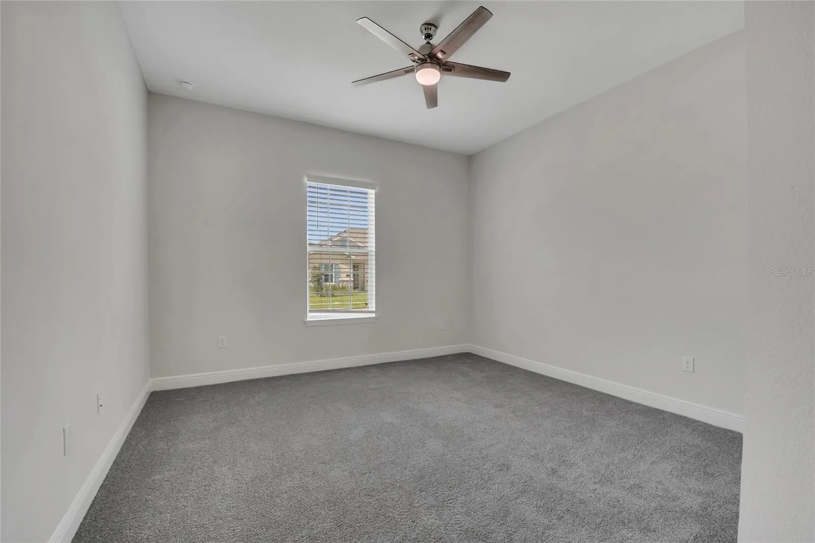 19062 BLUELEAF ST, photo 33