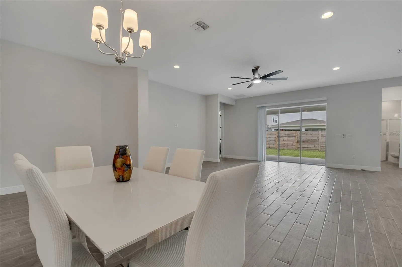 19062 BLUELEAF ST, photo 41