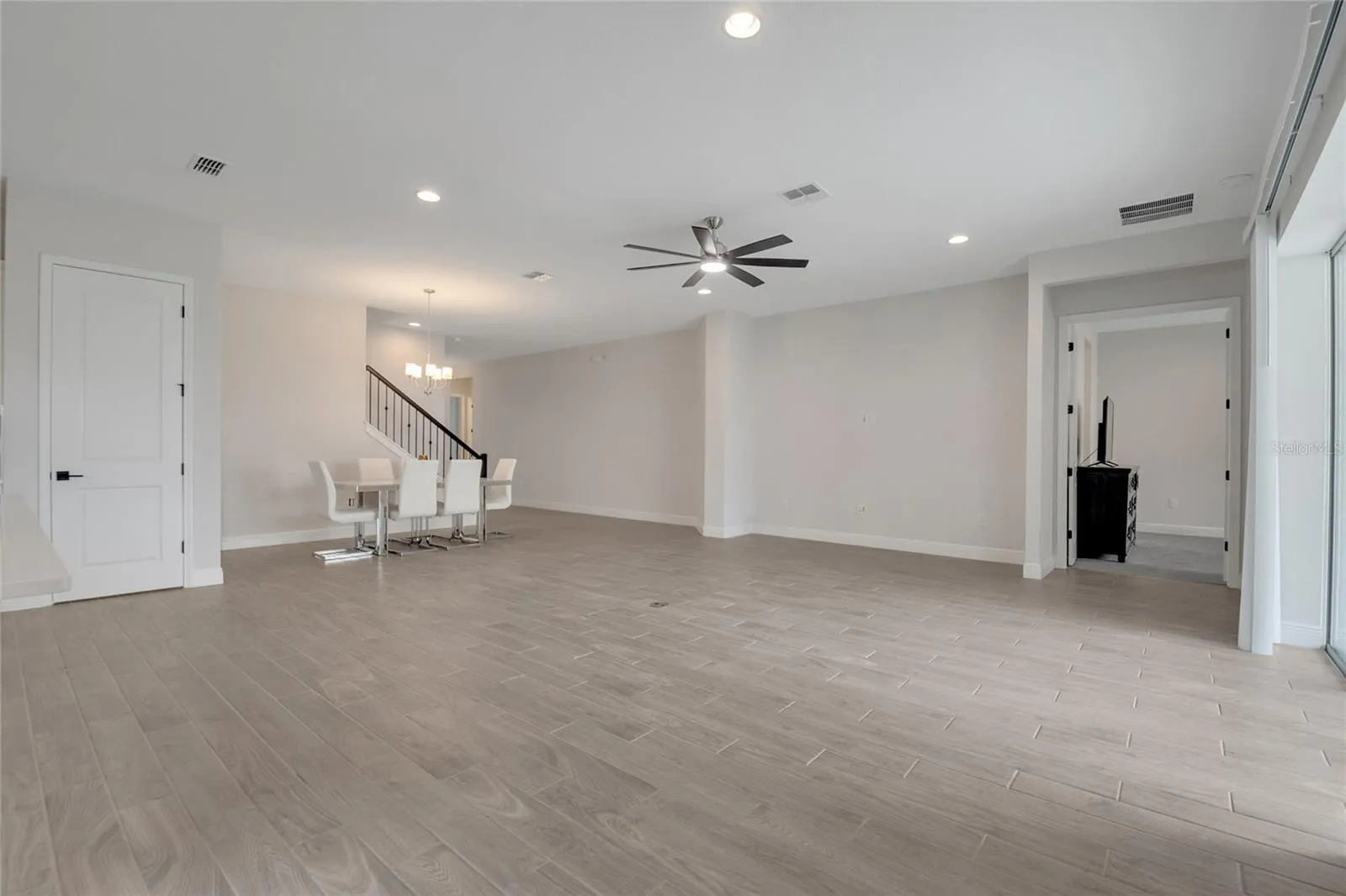 19062 BLUELEAF ST, photo 43