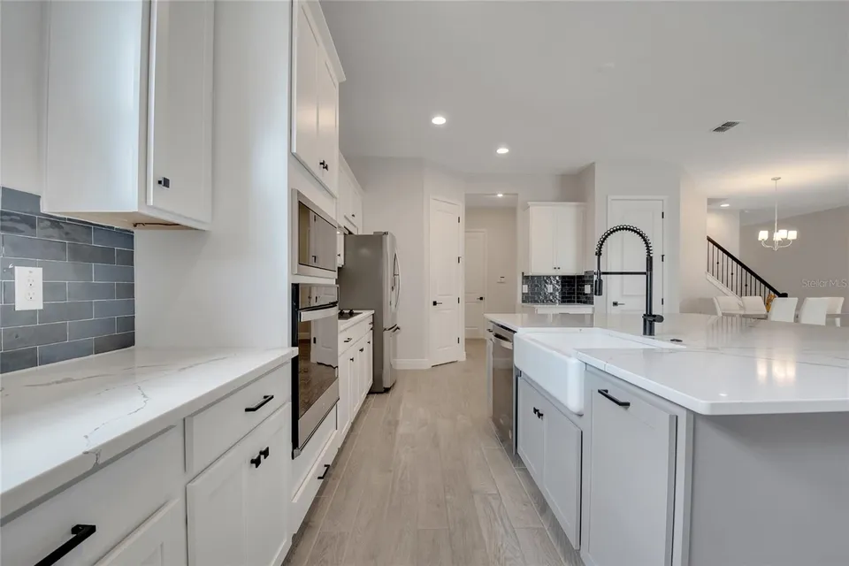 19062 BLUELEAF ST, photo 46