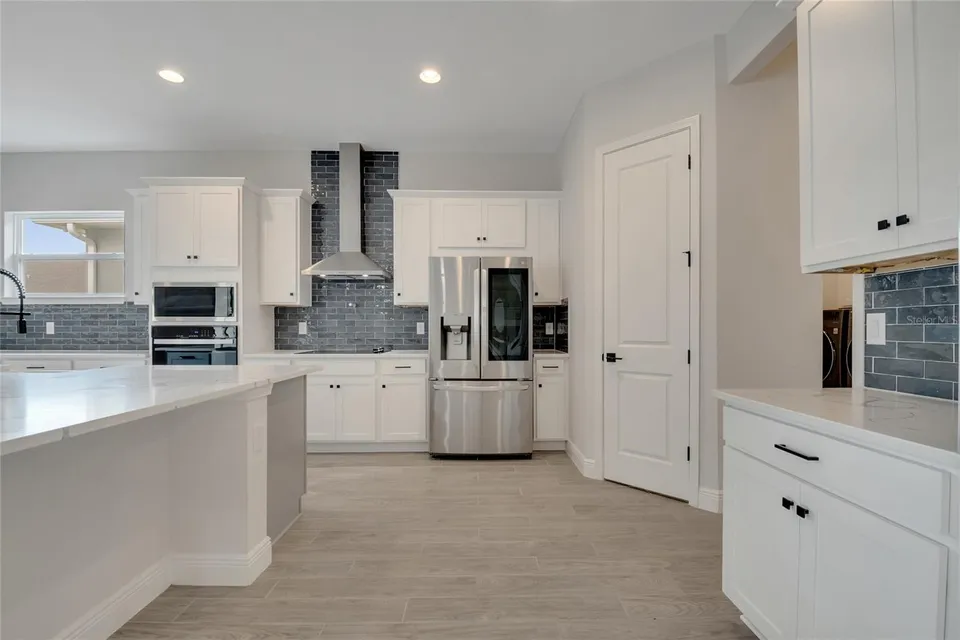 19062 BLUELEAF ST, photo 48
