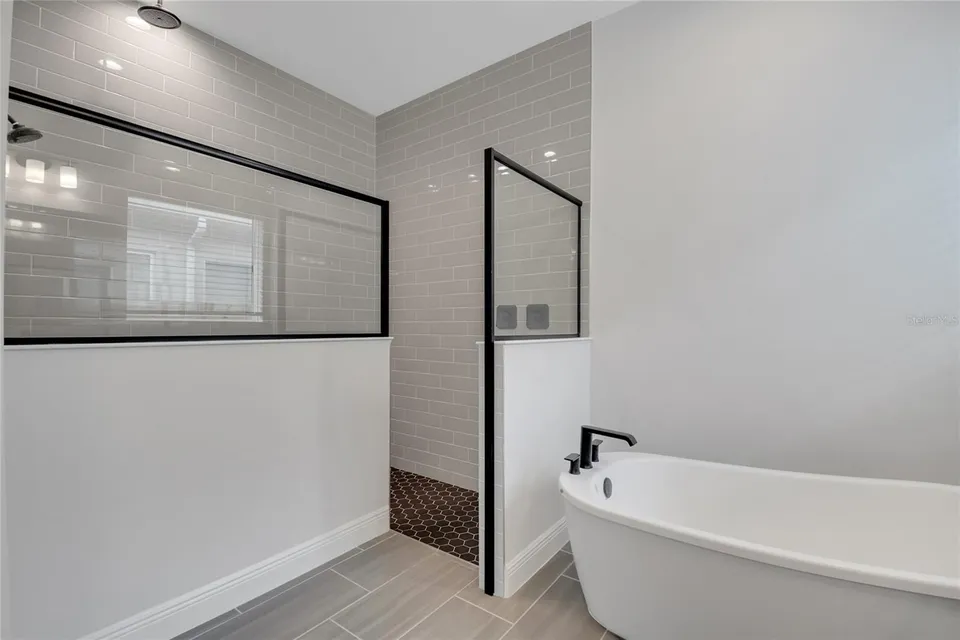 19062 BLUELEAF ST, photo 62