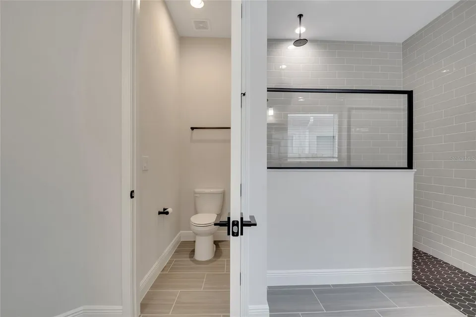 19062 BLUELEAF ST, photo 64