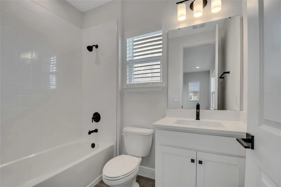 19062 BLUELEAF ST, photo 70