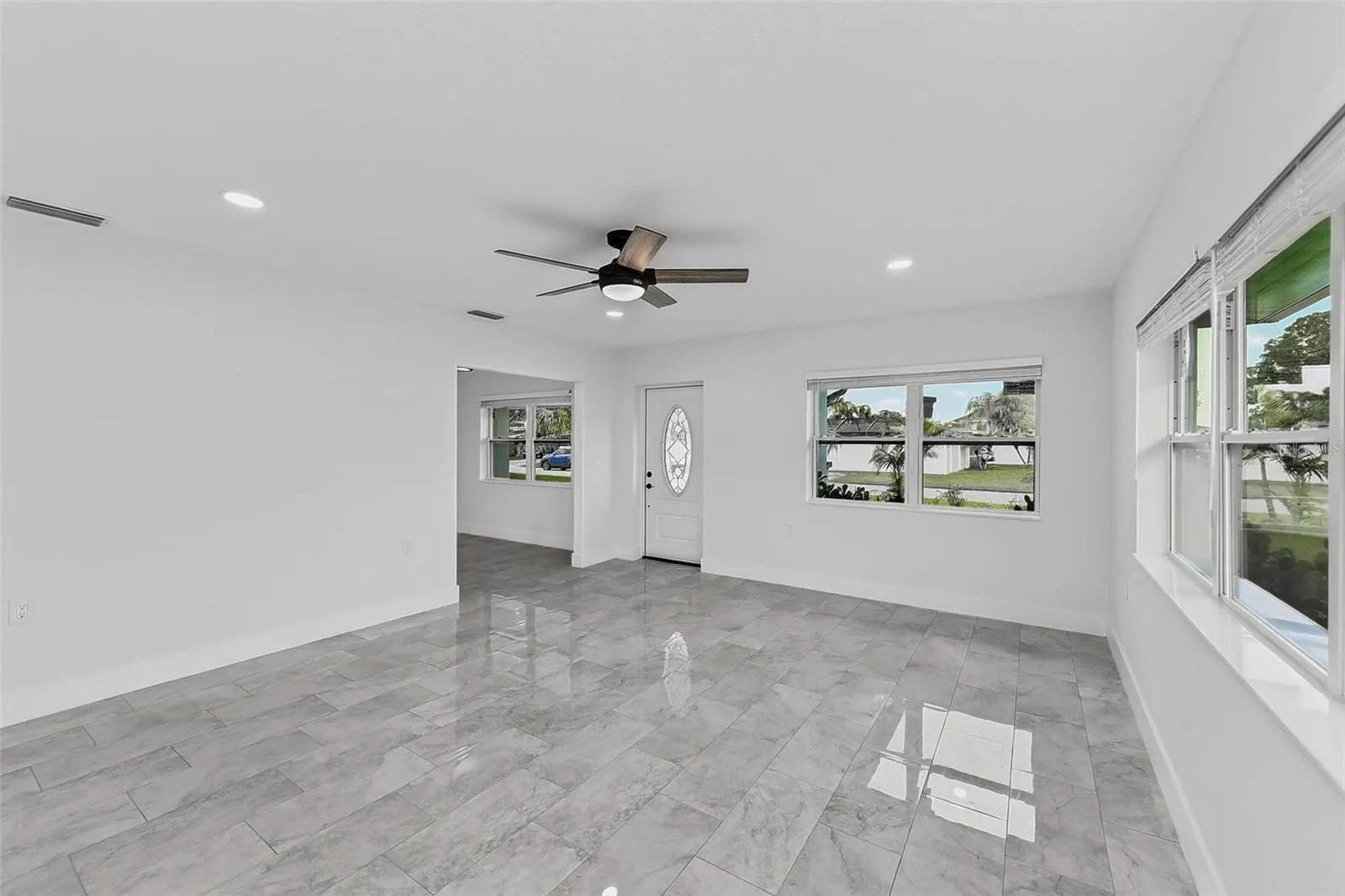 2425 BAYWOOD DR E, photo 10