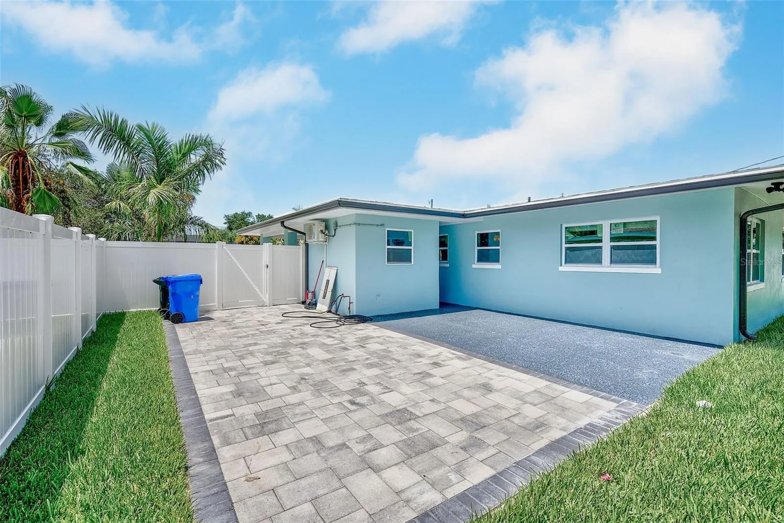 2425 BAYWOOD DR E, photo 32