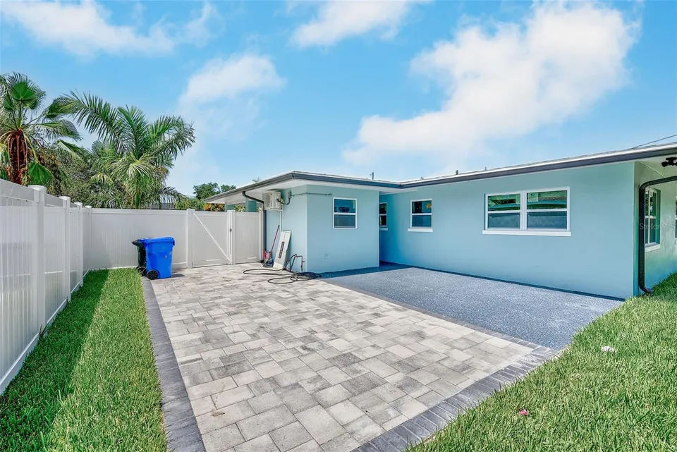 2425 BAYWOOD DR E, photo 32