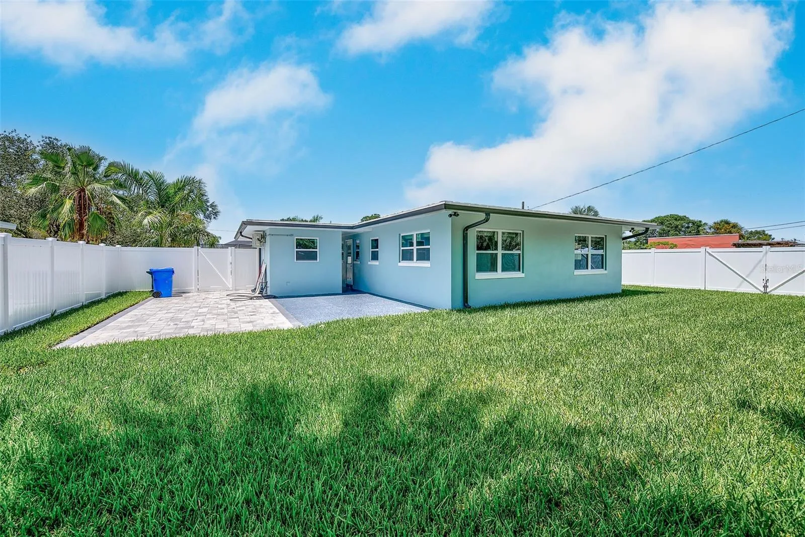 2425 BAYWOOD DR E, photo 34