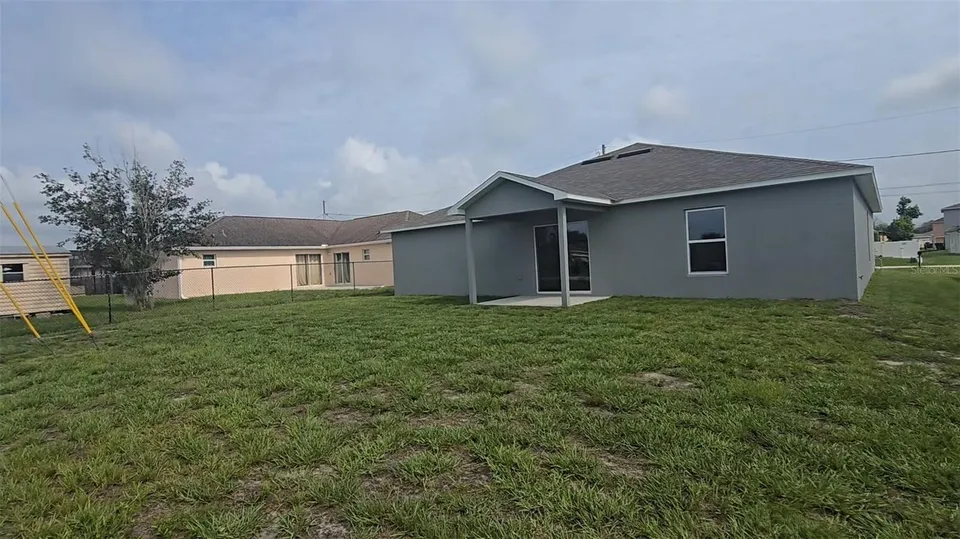 541 LAKEVIEW CT, photo 3