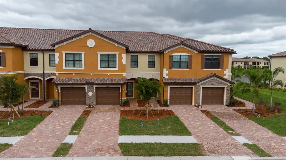 20450 LAGENTE CIR, photo 1