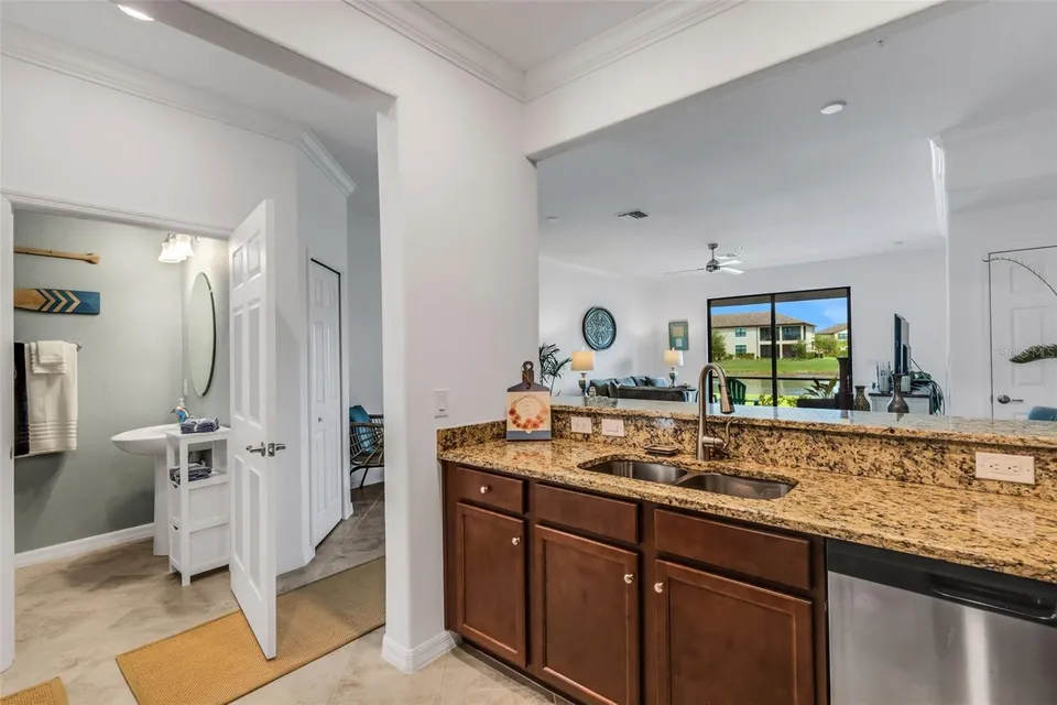 20450 LAGENTE CIR, photo 9