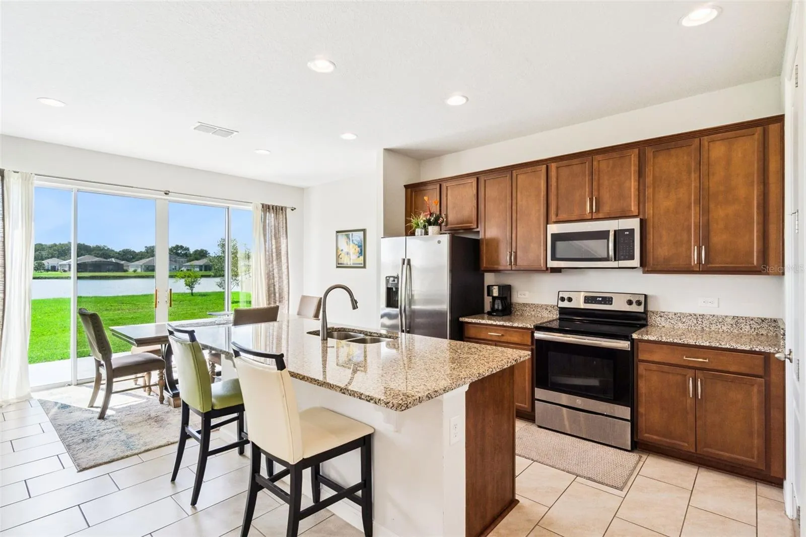 2430 BITTLE WAY, photo 2