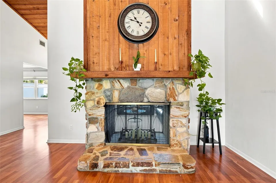 2555 SWEETGUM WAY W, photo 17