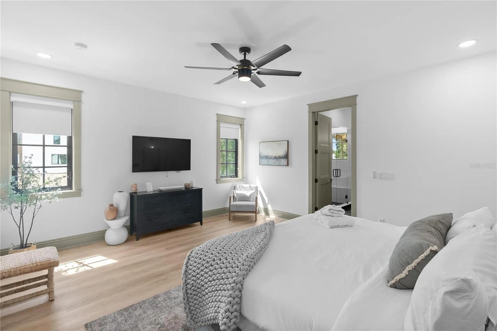 417 W ROSS AVE #2, photo 37