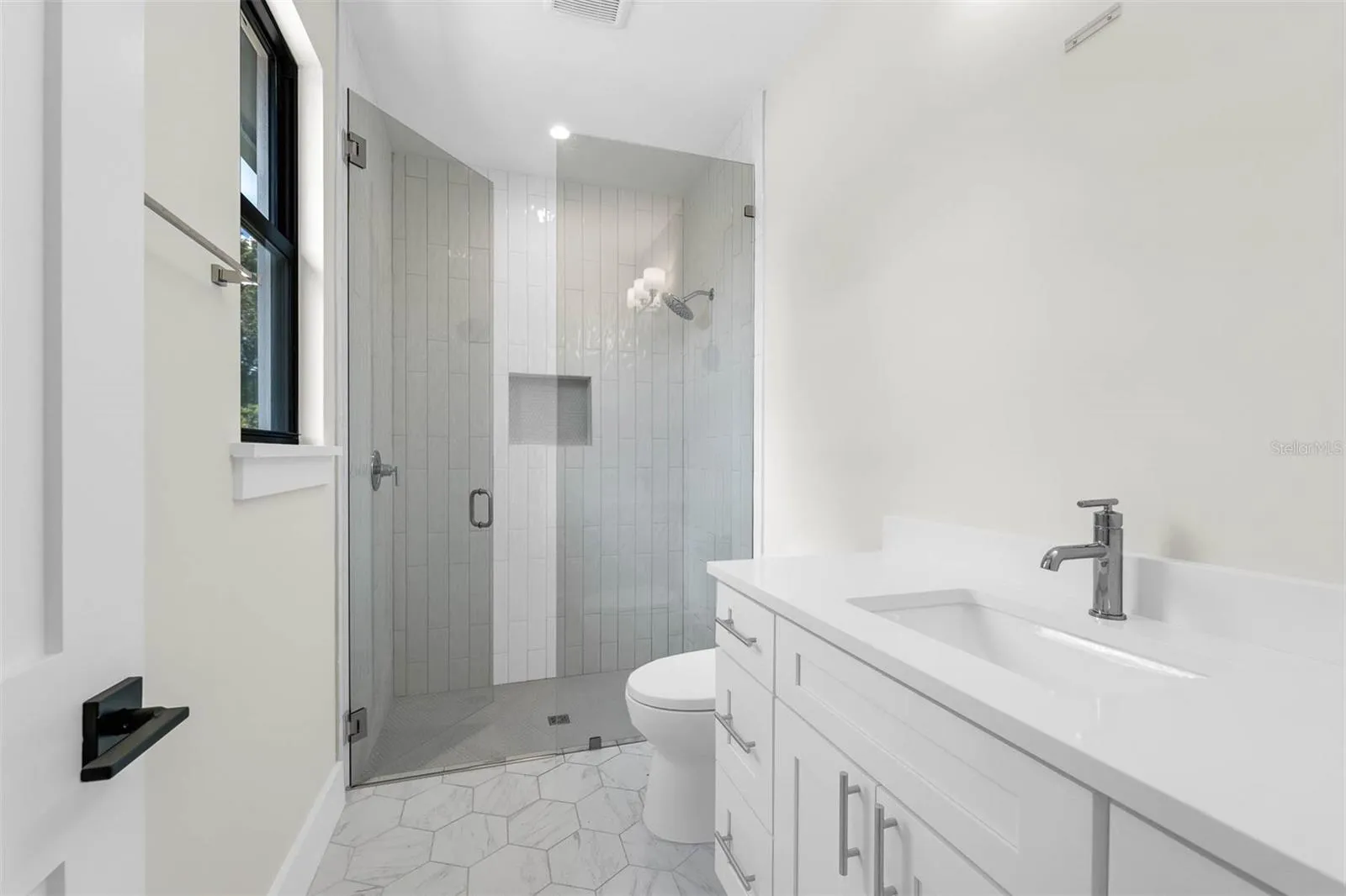 1526 MILLER AVE, photo 18
