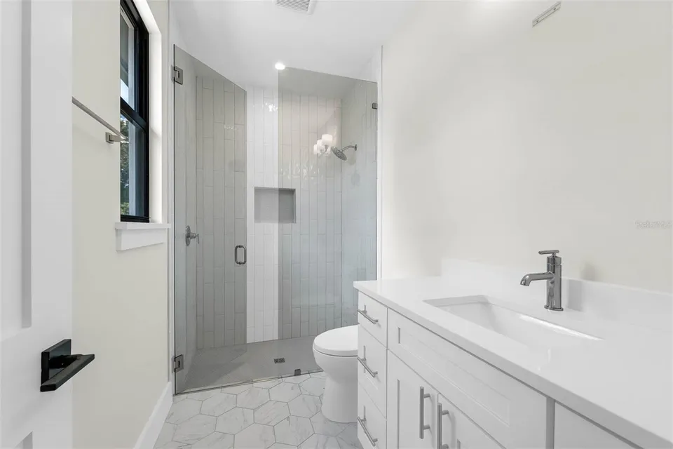 1526 MILLER AVE, photo 18