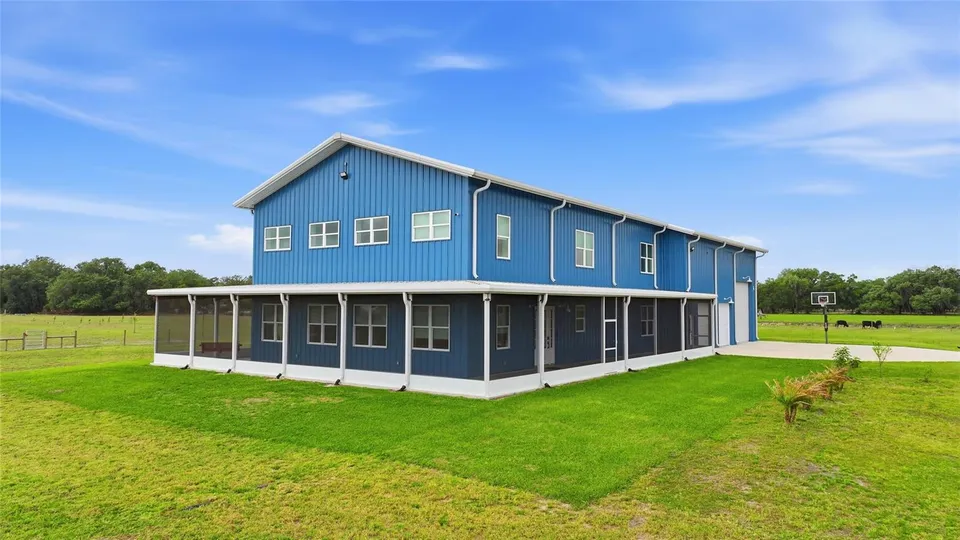 3321 SW MARTIN LN, photo 1