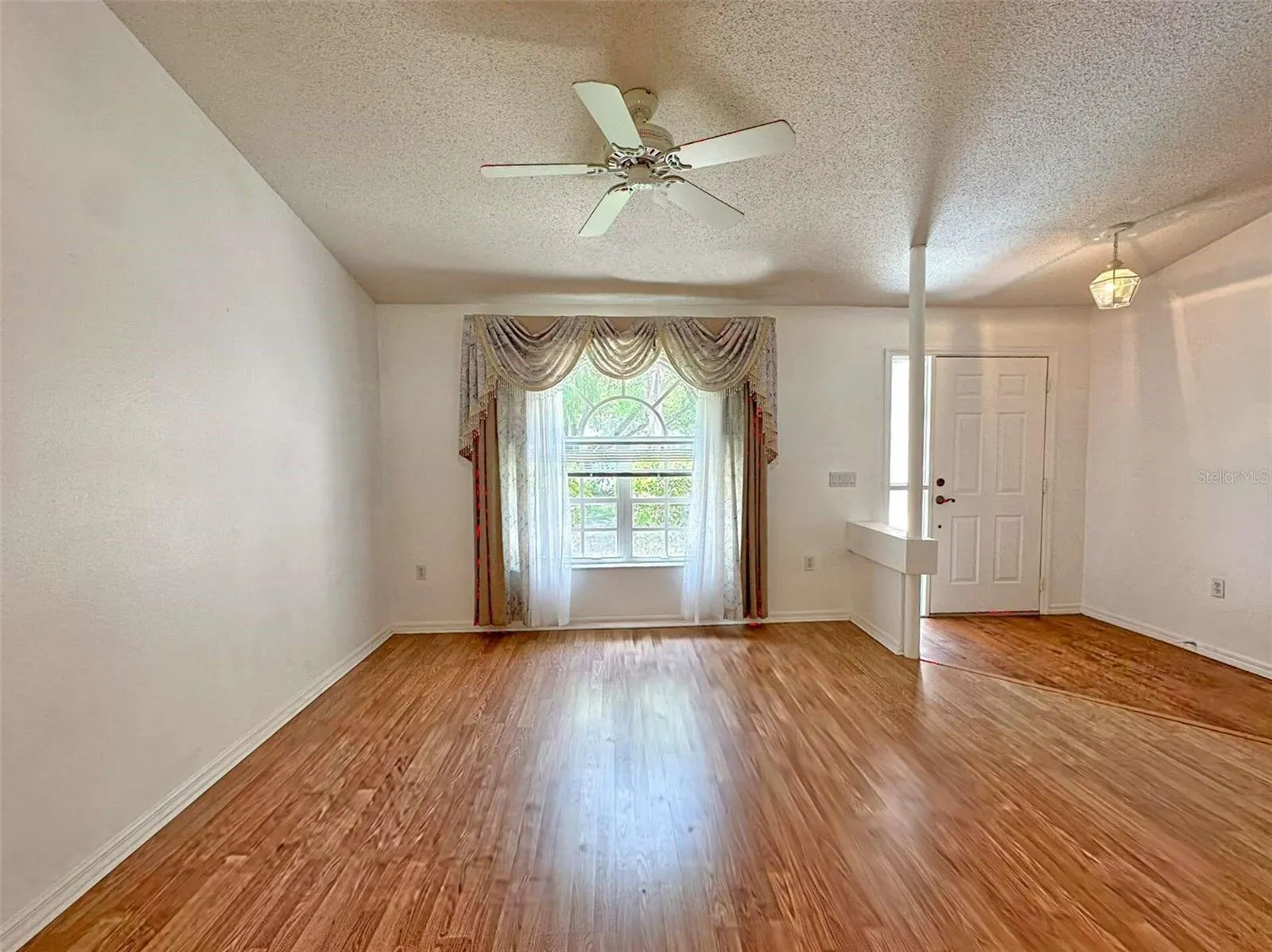 8421 PEORIA ST, photo 4