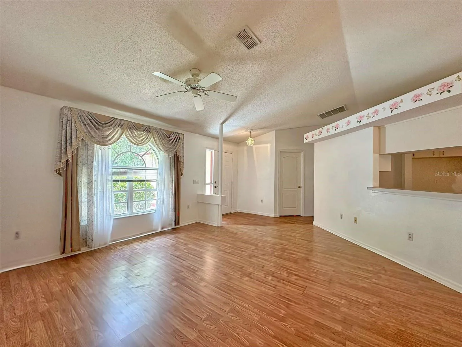 8421 PEORIA ST, photo 5