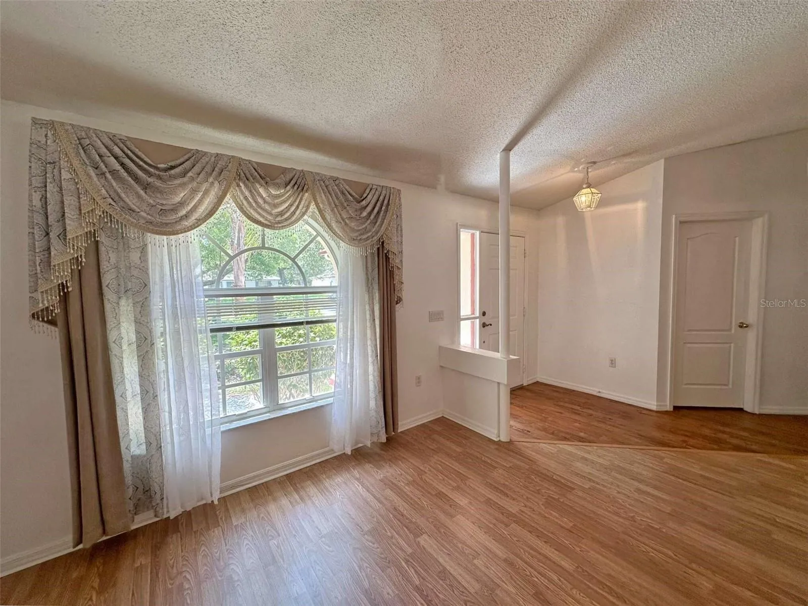 8421 PEORIA ST, photo 6