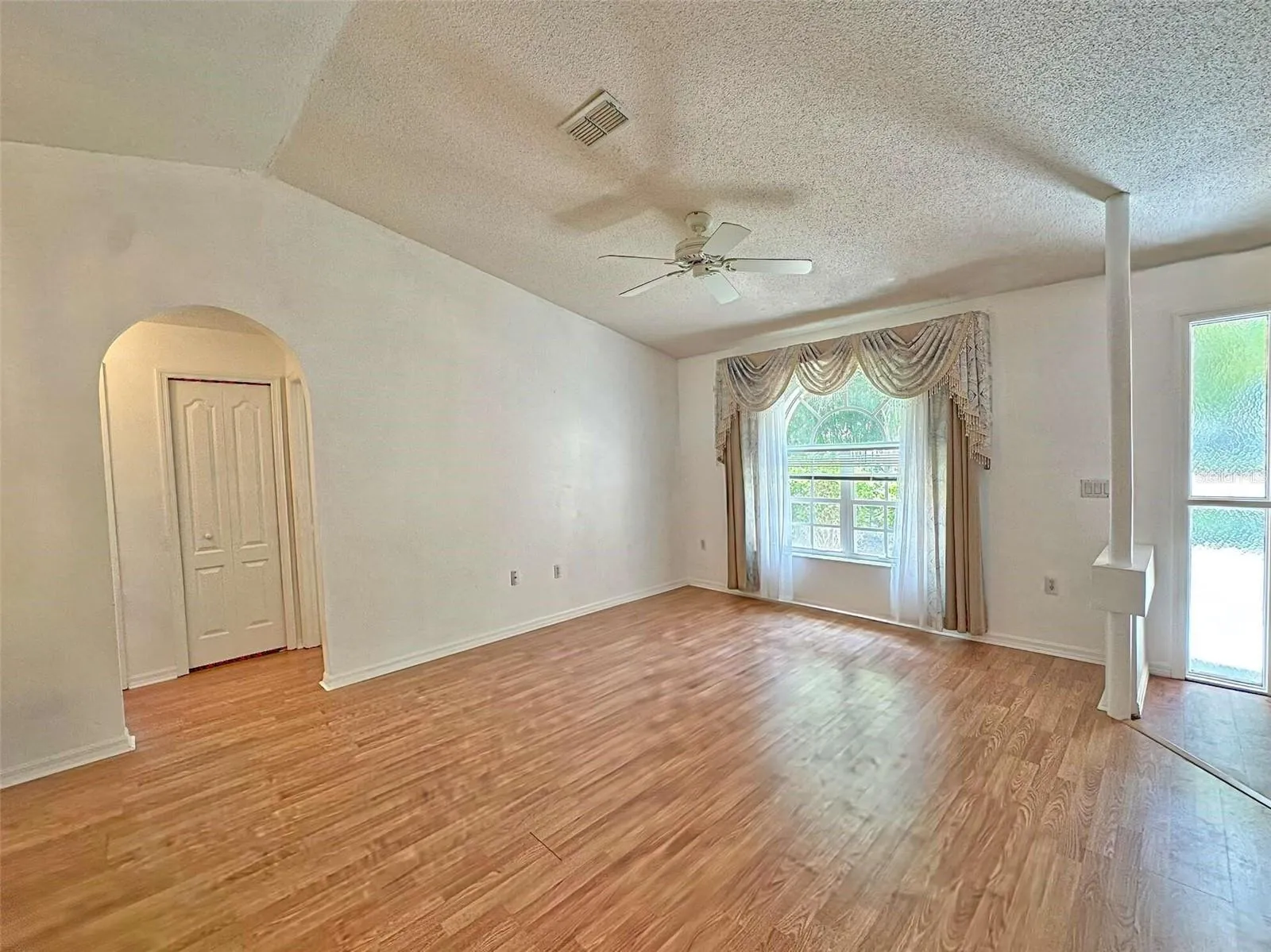 8421 PEORIA ST, photo 7