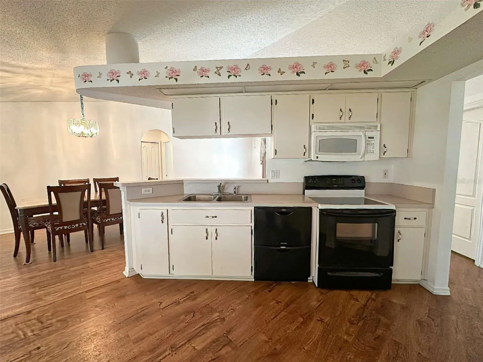 8421 PEORIA ST, photo 9