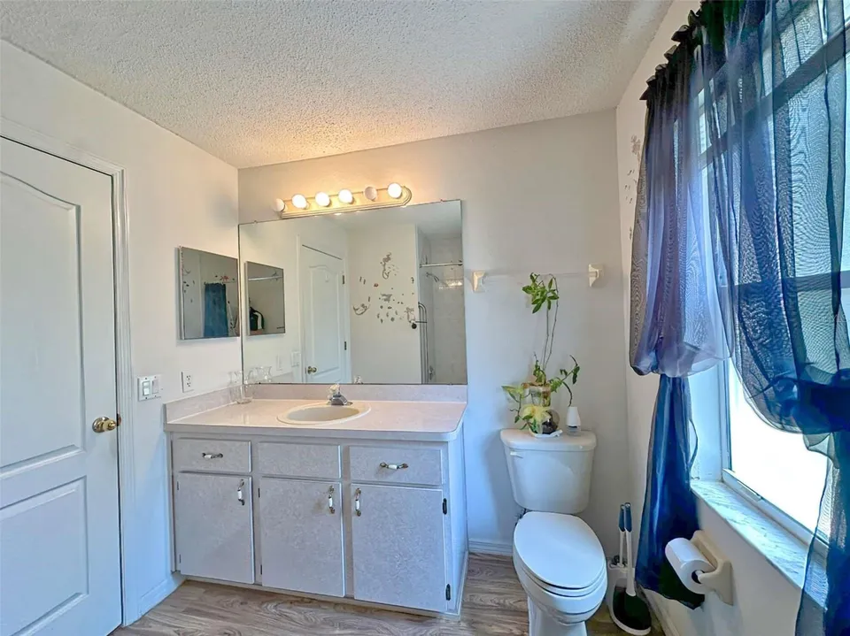 8421 PEORIA ST, photo 33
