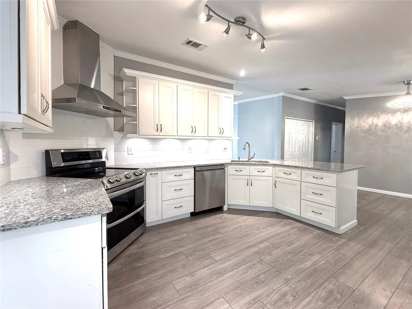 115 E SAINT ANNES CIR, photo 7