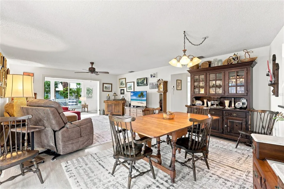 4208 CENTER POINTE LN #27, photo 4