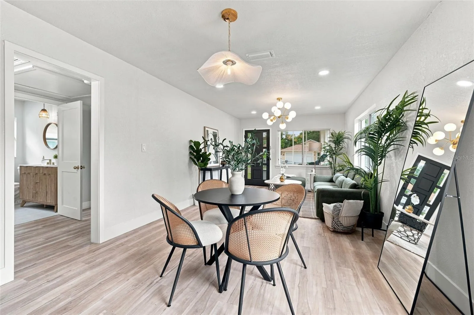 1825 E HANNA AVE, photo 9
