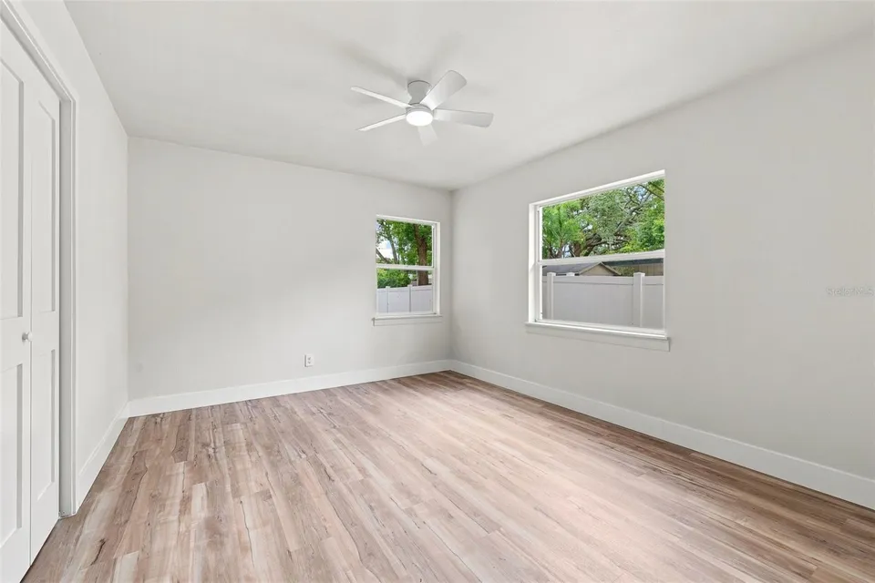 1825 E HANNA AVE, photo 19