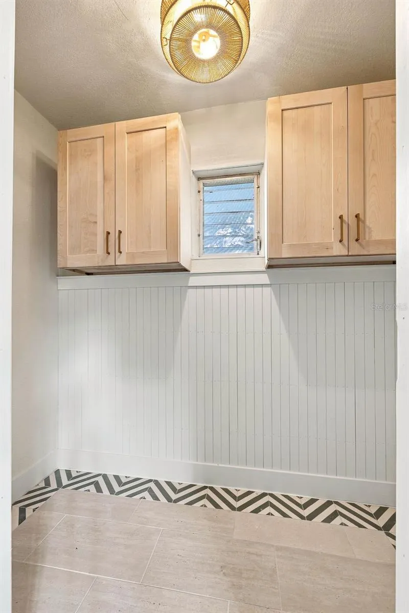 1825 E HANNA AVE, photo 22