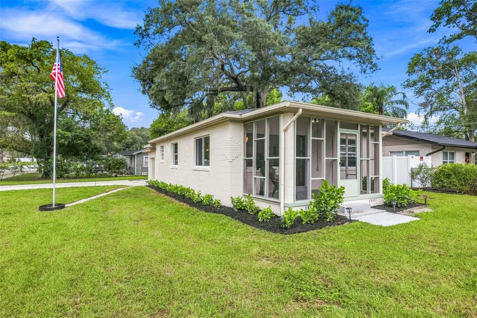1825 E HANNA AVE, photo 25