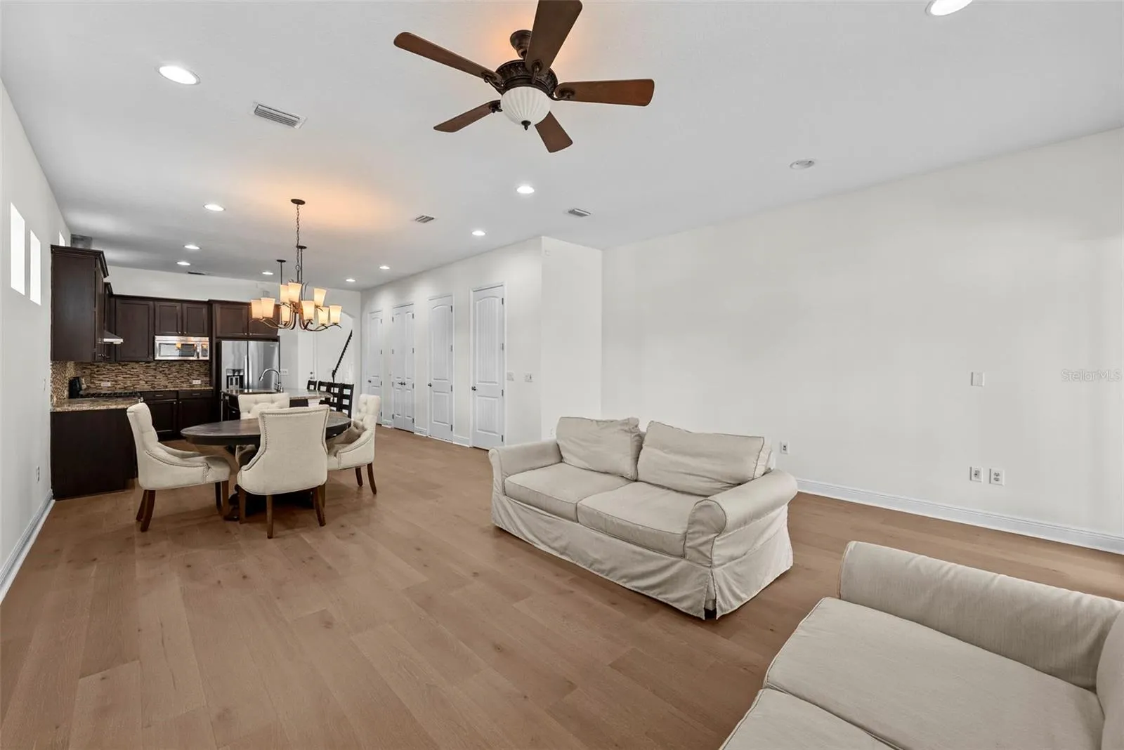 207 S MOODY AVE #A, photo 18