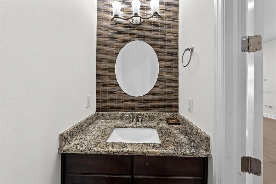 207 S MOODY AVE #A, photo 21