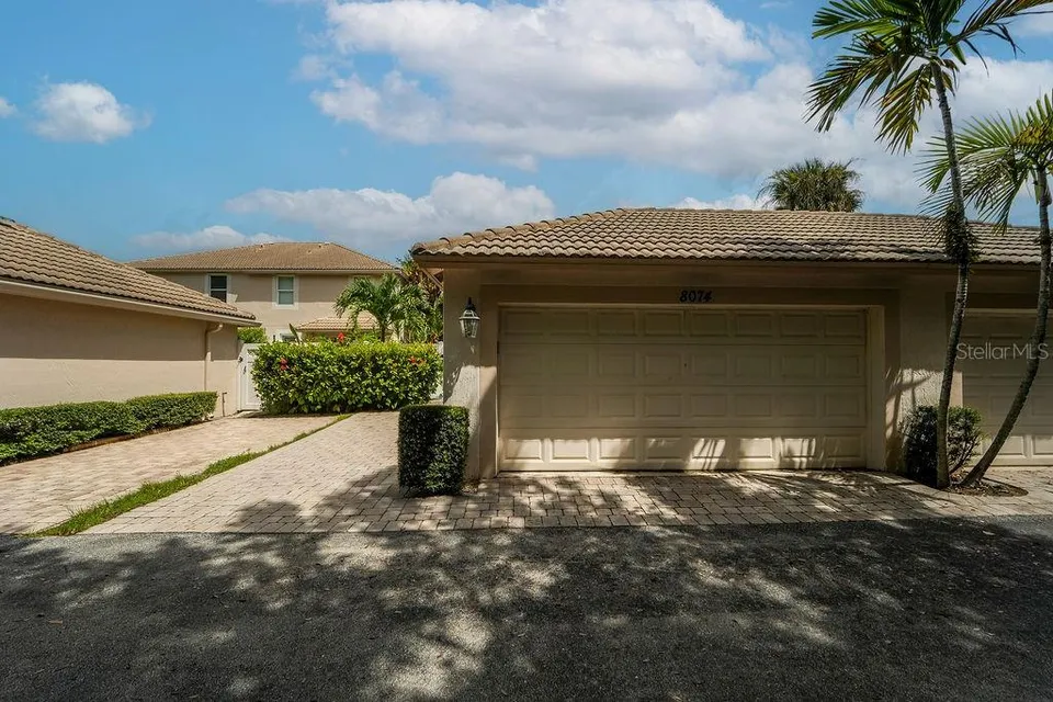 8074 MURANO CIR, photo 38