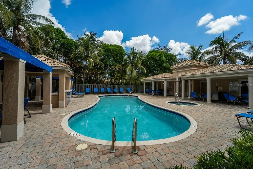8074 MURANO CIR, photo 40