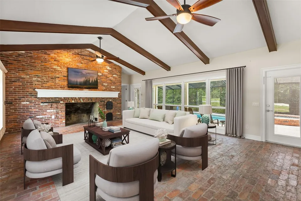 1602 COUNTRY CLUB RD, photo 3