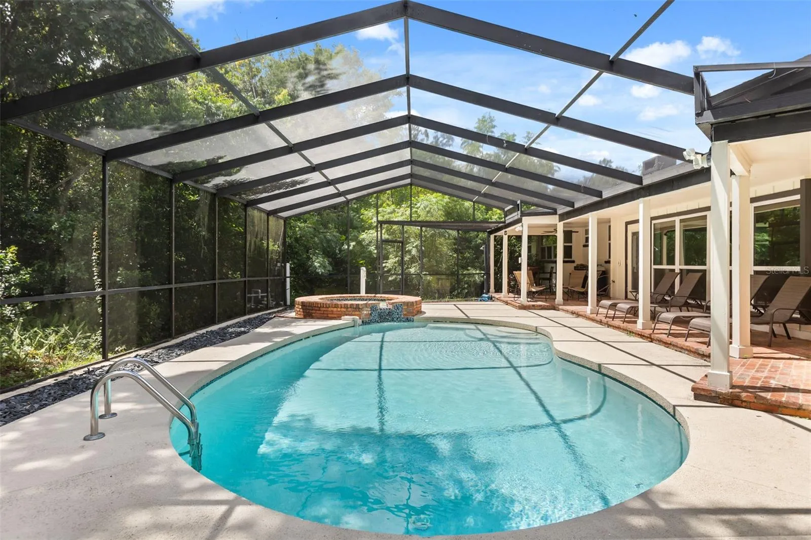 1602 COUNTRY CLUB RD, photo 5