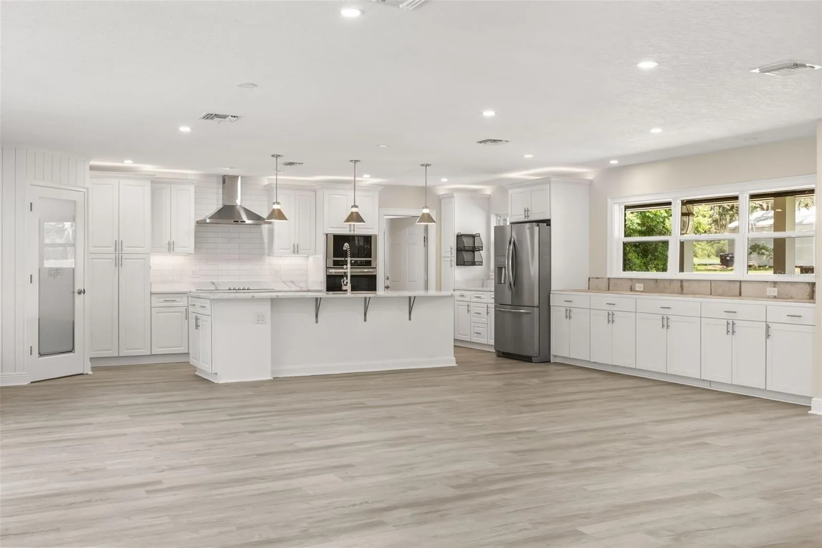 1602 COUNTRY CLUB RD, photo 12