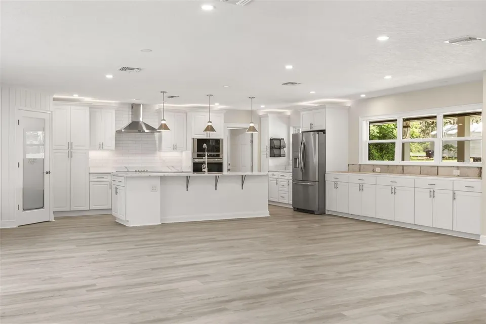 1602 COUNTRY CLUB RD, photo 12