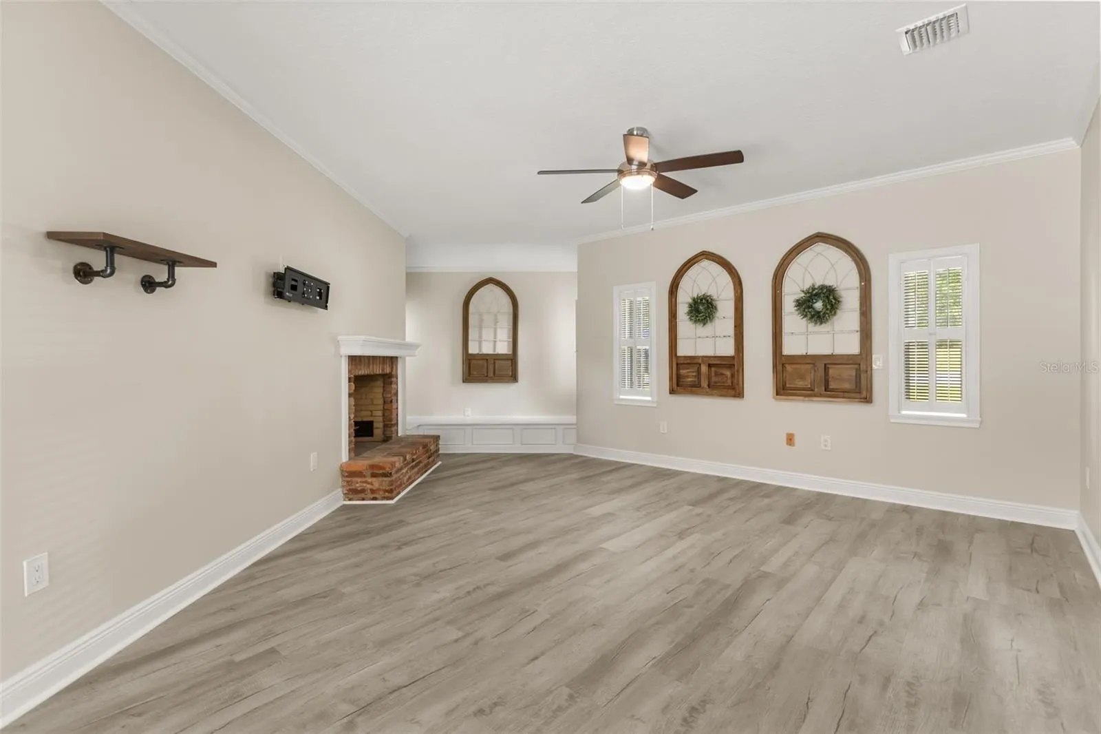 1602 COUNTRY CLUB RD, photo 14