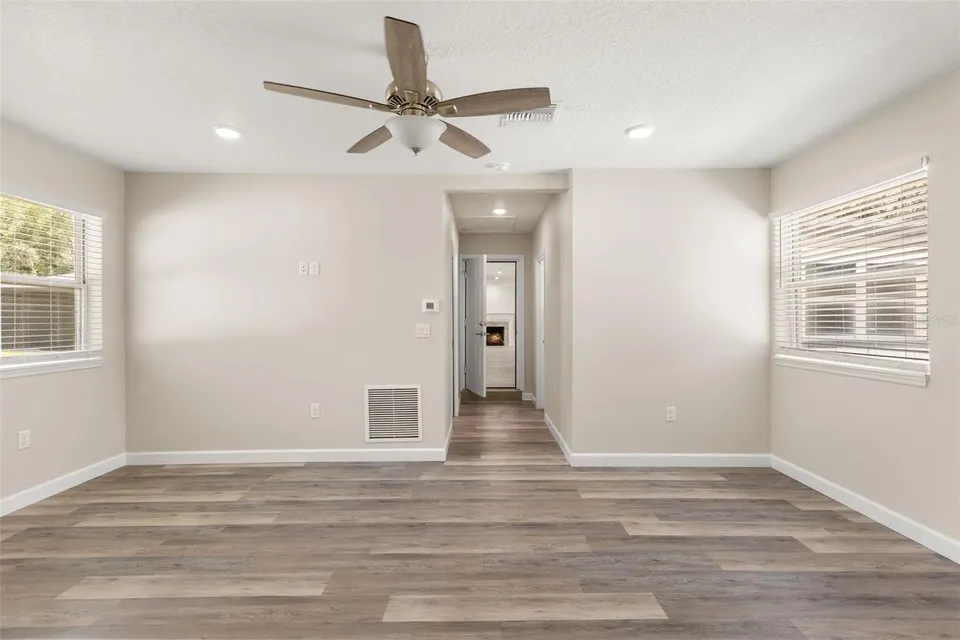 1602 COUNTRY CLUB RD, photo 20