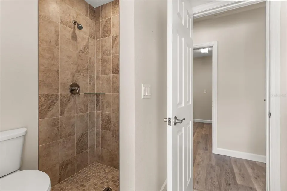 1602 COUNTRY CLUB RD, photo 22