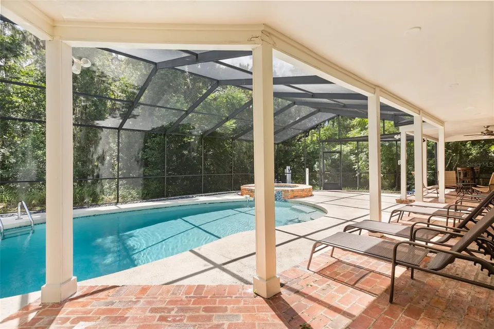1602 COUNTRY CLUB RD, photo 36