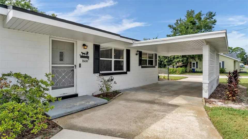 1668 ROSELAWN ST SW, photo 3