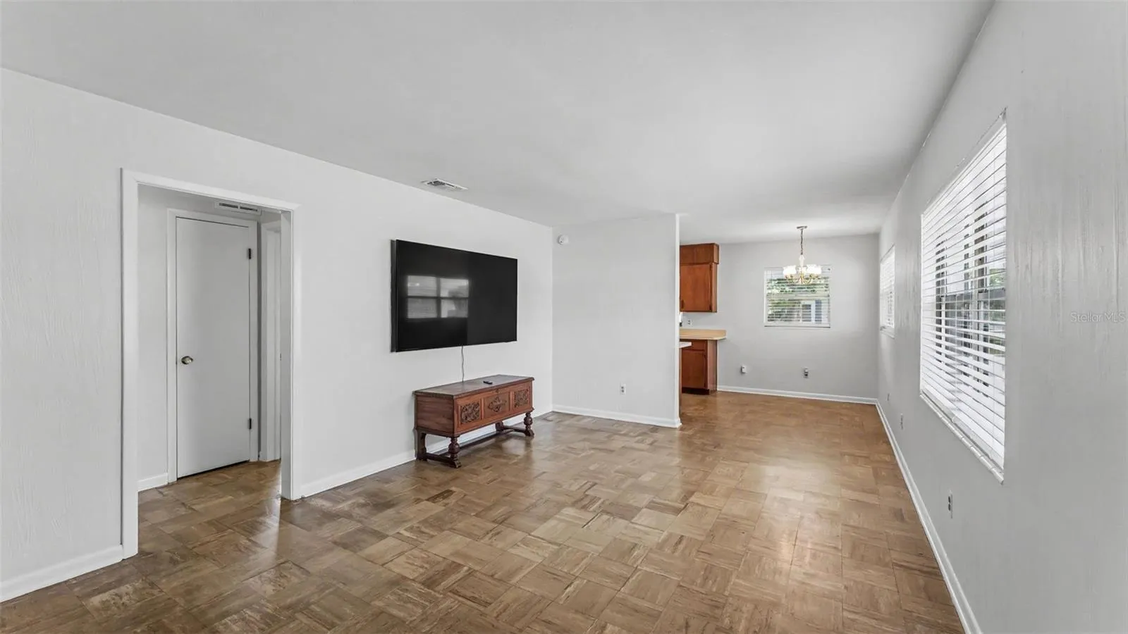 1668 ROSELAWN ST SW, photo 6