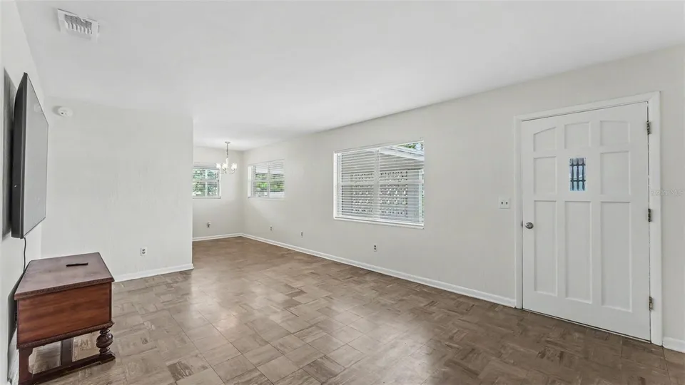 1668 ROSELAWN ST SW, photo 7