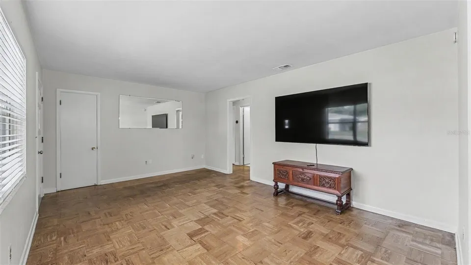 1668 ROSELAWN ST SW, photo 8